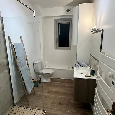 Grand T2 - Proche Port Et Transports Apartment