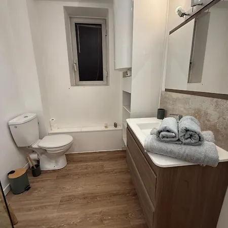 Apartment Grand T2 - Proche Port Et Transports *