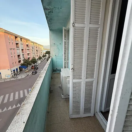 Appartement Grand T2 - Proche Port Et Transports