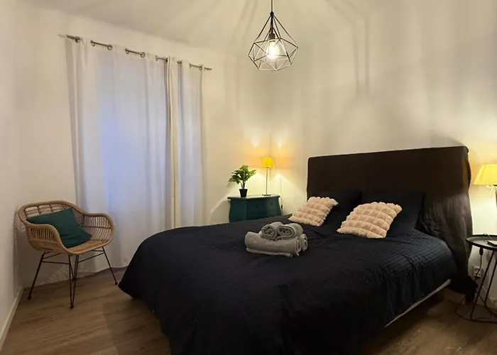 Grand T2 - Proche Port Et Transports Apartment *