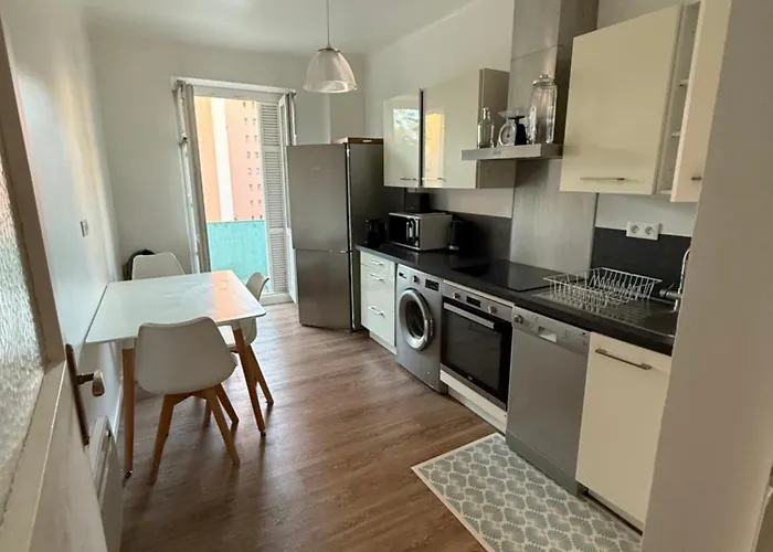 Apartment Grand T2 - Proche Port Et Transports Ajaccio (Corsica)
